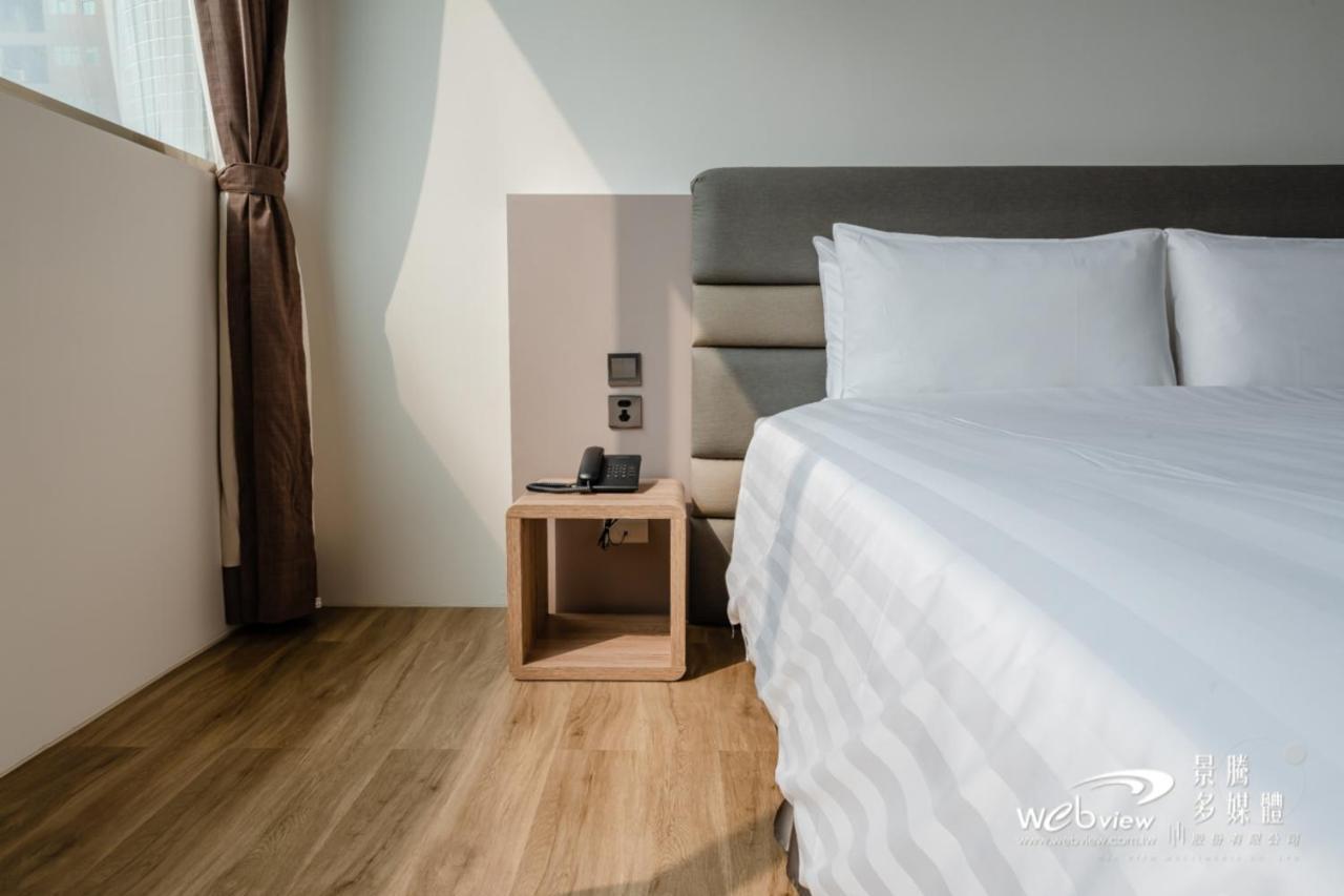 玩行旅台北館 Hotell Taipei Exteriör bild
