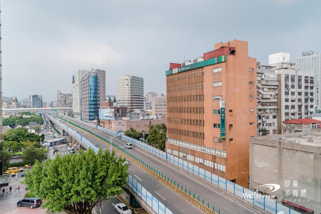 玩行旅台北館 Hotell Taipei Exteriör bild